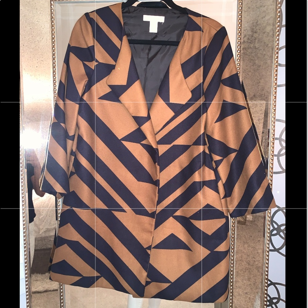 H & M 3/4 sleeve printed coat